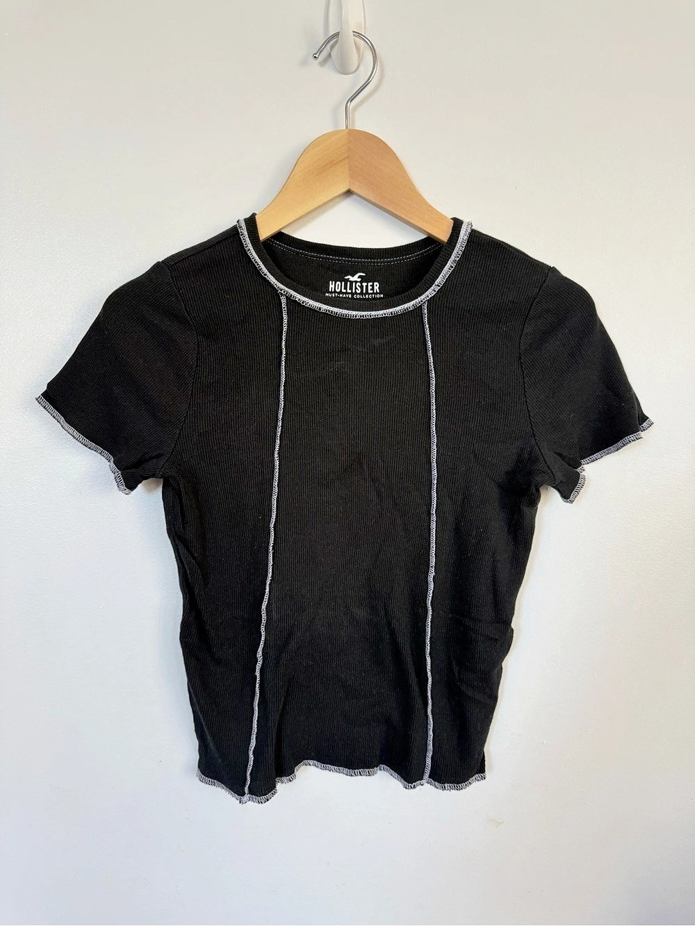 Hollister Must-Have Collection Baby Tee